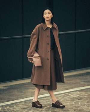 Nana Eikura Instagram - @tods 

Photo：Shunya Arai @yard_tokyo 
Styling： @miyuki_blue 
Hair： @kenichiforsenseofhumour 
Make-up： @rikamatsui26 
Male model： @wamo.r 
Text&Edit： @kanako.uchida 

GINZA 5月号掲載