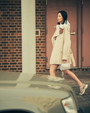 Nana Eikura Instagram - @tods 

Photo：Shunya Arai @yard_tokyo 
Styling： @miyuki_blue 
Hair： @kenichiforsenseofhumour 
Make-up： @rikamatsui26 
Male model： @wamo.r 
Text&Edit： @kanako.uchida 

GINZA 5月号掲載