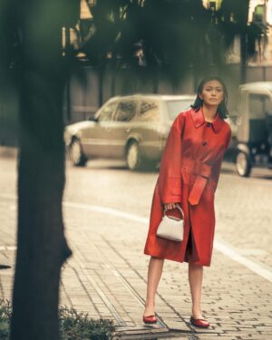 Nana Eikura Instagram - @tods 

Photo：Shunya Arai @yard_tokyo 
Styling： @miyuki_blue 
Hair： @kenichiforsenseofhumour 
Make-up： @rikamatsui26 
Male model： @wamo.r 
Text&Edit： @kanako.uchida 

GINZA 5月号掲載