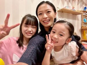 Nana Eikura Instagram - 天使のように可愛いけど
とても立派な女優さん
二人のまっすぐな姿に刺激を受けて
出会いに感謝です。
撮影の４ヶ月で身長も伸びたような…（私じゃありません、くるみちゃんと、らなちゃんです。）