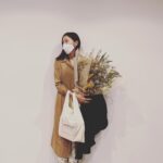 Nana Eikura Instagram - 本日、@noin.tv 主催のgreencosme/NOIN SDGs Beauty Eventに参加させていただきました。 コミュニケーションの大切さを感じました。意見交換をし合って、新しい答えをたくさん見つけていきたいですね。 廃棄されてしまう花に新たな命を吹き込んだ @rin_flower_official の花束をいただきました。リユース、リユース、リユース🤍 @laboucherougeのブースもありました💄 購入は @senseofhumour_official でできます🤍