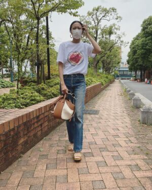 Nana Eikura Instagram - お腹すく🍞🍓🤤

T-shirt & bag
@LOEWE
#LOEWEhammock