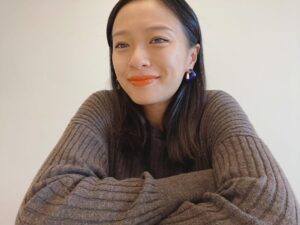 Nana Eikura Instagram - 2020年が間も無く幕を閉じますね。
今年は見えないコトが多くて、困ったし、混乱もした。慣れない日常に右往左往もした。というか、まだ右往左往してる部分も少しある。
だけど、その“おかげ”
って言える部分もきっとあるはず。
不安や悲しみや、怒りのベクトルではなく、感謝できる部分にフォーカスを当てたいと思った。
その先に2021年が待ってると信じて(^^)

それでは、また来年。