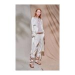 Nana Eikura Instagram – みんな、昨夜は観れたかな？
私のベストルックはコレ…
想像以上に全部が素敵で、驚いたけど😳💕
メンズもめちゃくちゃ素敵だった、私が着たいくらい。着るかも🤭
@tods #tods #TodsSS21