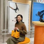Nana Eikura Instagram - はじめて、うめだ阪急へ…😙 今日からTOD'SのPOPUPがスタートしました。 POPUPで初めてお目見えしたバッグがふわふわでした☁️ #Tods #TodsPopup #TodsFW24 阪急百貨店 阪急うめだ本店