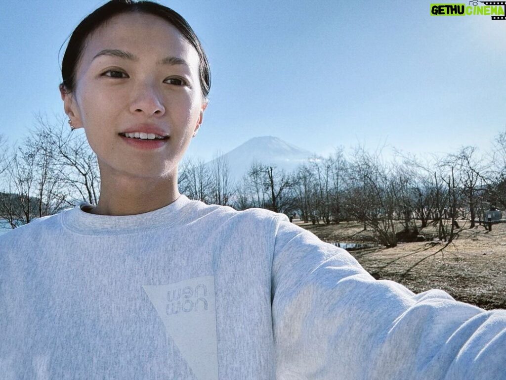 Nana Eikura Instagram - あけましておめでとうございます🎍 2024年、眉間の皺を伸ばして、楽しんで参りましょう😊 榮倉奈々🐉