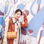 Nanase Nishino Instagram - 渋谷「RAYARD MIYASHITA PARK」に新しくオープンした、 トッズ メンズ ポップアップ ストアにお邪魔してきました🕺 メンズの春夏新作がメインですが 男女兼用で使えるアイテムも揃っており、楽しく見させていただきました👟 店内の壁紙はイタリアや地中海をイメージしたポップな空間になっています。ちょこっと描かせていただきました、、🦁🍕 RAYARD MIYASHITA PARK TOD’S 4月3日(日)までですので ぜひ遊びに行ってみてください〜😉 #Tods #TodsSS22
