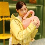 Nanase Nishino Instagram - 🦁「TOD'S LIE ON A LION」🖼 ライオンの家族のリビングをイメージしたスペースにお邪魔してきました。 ぜーんぶもこもこ✨ もこもこアイテムも ライオンも可愛くて とにかく癒されました🎉 伊勢丹新宿店で今日から16日まで！ ぜひ行ってみてください😉 #Tods