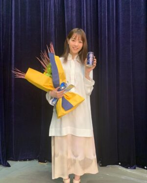 Nanase Nishino Instagram - 🍻本日から公開になった、アサヒザ・リッチのスペシャルムービーに、ずんの飯尾和樹さんと出演させていただいております！！🍻
缶にスマホをかざすとARみくじが楽しめます((o(^∇^)o))
ぜひチェックしてみてください！

#アサヒザリッチ 
#西野飯尾ARみくじ