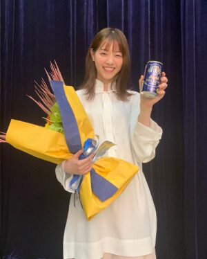 Nanase Nishino Instagram - 🍻本日から公開になった、アサヒザ・リッチのスペシャルムービーに、ずんの飯尾和樹さんと出演させていただいております！！🍻
缶にスマホをかざすとARみくじが楽しめます((o(^∇^)o))
ぜひチェックしてみてください！

#アサヒザリッチ 
#西野飯尾ARみくじ