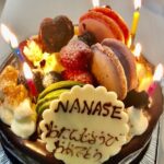 Nanase Nishino Instagram - 去年と同じお友達から またイラストをもらえました。🤤 初の zoom越しにケーキでお祝いをしてもらったり、無人島のお友達はパーティー開いてくれたり。🏝 グータッチさんからは耳の中をカメラで写しながら耳掃除ができる機器を！使ってみたかったので嬉しい✨ グータンさんからは可愛すぎるクッキー達を🐍🦓🦎🦉 もったいなくて、眺めながら少しずつ食べてます。 25歳は環境、自分自身、新しい変化が多くあった1年でした。 誕生日や年を跨ぐ時になると 自分はどんな日々を過ごしてきたんだろうと考えますが 毎年どんどん良くなって上書きされている気がします🕺 視野を広く持って、ゆるさと強さを正しく使えるような人になりたいな！ これからもどうぞ宜しくお願い致します🐶💐