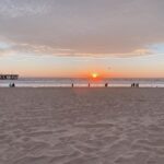 Nanase Nishino Instagram - Santa Monica🏖 真っ白な砂浜に座って、夕陽が沈むのをのんびり見ました✨ 年明け早々 しんどいなと思っていたらインフルエンザでした 油断してました… みなさんもお気をつけ下さい！