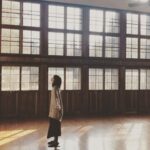 Nanase Nishino Instagram - 秋田県で撮影しました⭐️🐕 「ヤングジャンプ」 発売中です。 秋田へ行くのは2回目ですが 男鹿や角館、田沢湖、秋田犬も見ることができたのは今回が初めてで、また秋田の魅力を知れたような気がします✨自然のエネルギーもたくさんもらえました！ サクサクな雪もありました。楽しかった〜🏃‍♂️🏃‍♂️ #秋田