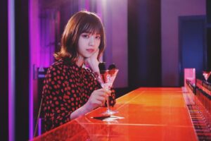Nanase Nishino Instagram - YSL BEAUTY 
ルージュ ピュールクチュール ヴェルニウォーターステインの新色発売記念イベントに行って来ました。
リップバー素敵でした〜。こちらの占いで2本のリップカラーを選んでいただきましたので使いたいと思います✌️🦀 #yslbeauty 
#ヴェルニウォーターステイン