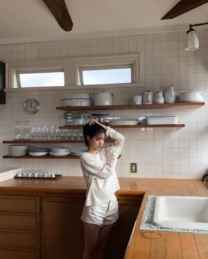 Nanase Nishino Instagram - 「WHITE graph」発売中です
前回の1がまいやん表紙だったので、今回呼んでいただけて なんだか嬉しい😆😆
卒業すると メンバーとのささいな関連性？をつい探してしまいます😆

ボリュームたっぷりですので是非！
