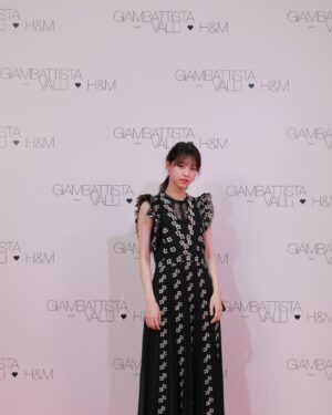 Nanase Nishino Instagram - Giambattista Valli x H&M のエクスクルーシヴ・ディナーに行ってきました。
世界観めちゃめちゃ素敵でした〜🥰 Giambattista Valli × H&M
@hm
#project🖤