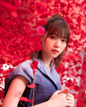 Nanase Nishino Instagram - ROUGE DIOR CARE
へ遊びに行って来ました。
100%自然由来のフラワーオイルが配合された、花の成分が入ったホイップクリームのようなルージュです。
Flower&Bakeのワークショップということで、ホイップ作りと、その上のお花の飾り付けをしました〜🧁🕺 #ルージュディオールウルトラリキッド 
#RougeDior