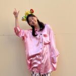 Nanase Nishino Instagram - 映画「ザ・スーパーマリオブラザーズ・ムービー」のアンバサダーに、HIKAKINさん、SEIKINさんと一緒に就任致しました！ 先日 ユニバーサルスタジオジャパンにてイベントを行いました✨ いろいろ撮影もしましたのでお楽しみに✌️ マリオがついに映画になるなんてすごいなぁ ちなみにゲームだと スーパーマリオサンシャイン、 ペーパーマリオRPG、スーパーペーパーマリオが大好きで かなり遊びました☺️ レインボーロードカチューシャかわいい、、