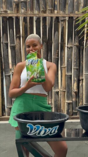 Nancy Isime Instagram - Hey Guys,
Let’s gist while I do Laundry, Millennial Style😉😄

Gist me too, what’s the weirdest traveling experience you’ve ever had?💚 

#ILoveMyVivaForever