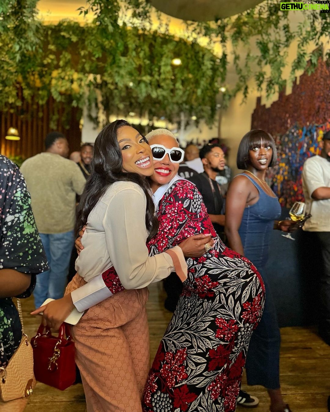 Nancy Isime Instagram - Swipe to witness 10slides of Greatness π Thank you to my dearest Aunty @moabudu for inviting me to the Creator Luncheon hosted by @idriselba & Denelle Dixon β€οΈ Thankful to Mr Elba for his kind words π Hey Mama @realomosexy π Sarah @inidimaokojie , it looks like Kola @deyemitheactor has resurrected ohπ
π: @afrikayla Ebonylifeplace