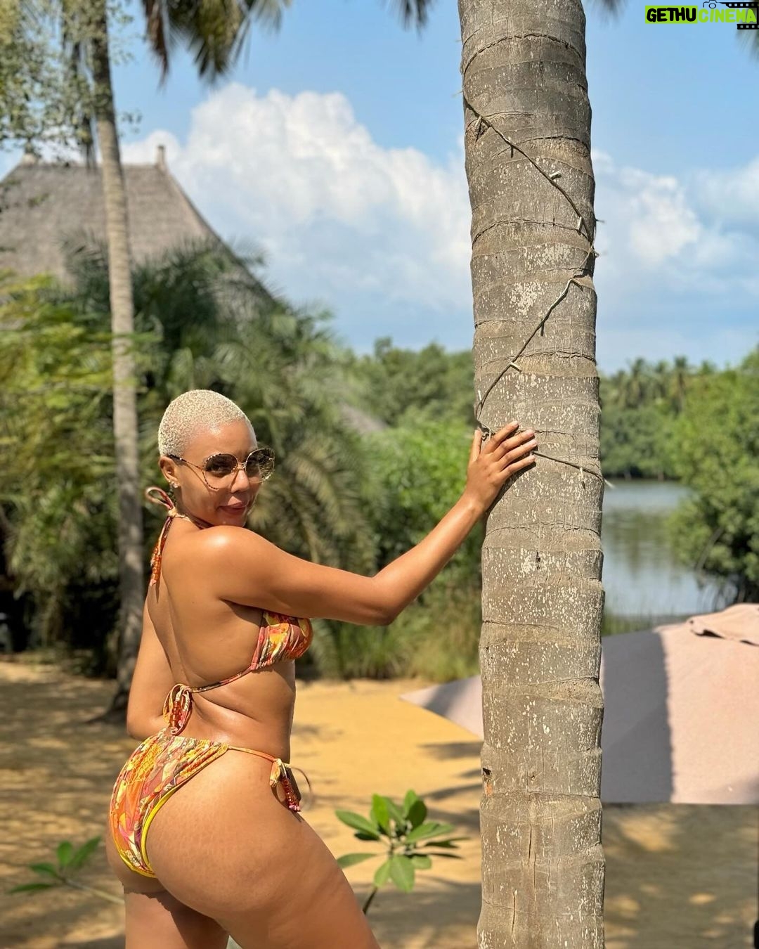 Nancy Isime - 297.4K Likes - 2 0 2 4
If I hear say you gree for anybody!
Happy New Year My Loves❤️
I know you missed me, I’m here now🥰