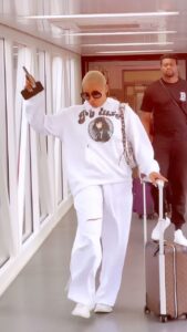 Nancy Isime Instagram - Bonjour Cameroon 🇨🇲 Back here for the premiere of our film “Silent Storm” ❤️ See you tonight Douala💃🏼 🎥: @shotsbymandelazz_ Douala, Cameroon