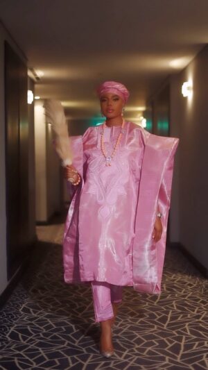 Nancy Isime Instagram - HOST WITH THE WHAT???🥰 

Last Night, I had an incredible time co-hosting the 2023 AMAA Awards💕

Decided to rep my Yoruba People this time💕

Shoutout to my Glam team for bringing this look to life. 

Stylist: @medlinboss
Outfit: @deco_d29
Makeup: @tmtbylayinka
Gele: @eminence_mez
Accessories: @tavinstores
Shot by: @johneke_