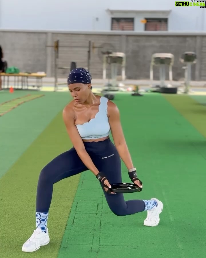 Nancy Isime Instagram - Sweaty, FIT, Happy AF🥰 Swipe to Train like Nancy💪🏽 Shebi I warned you guys that when Chubby Bolanle exits and Fit Lean Nancy returns, una no go hear word again😂😂 Be prepared for back to back Fitness content🤪 Trainer: @kemenfitness