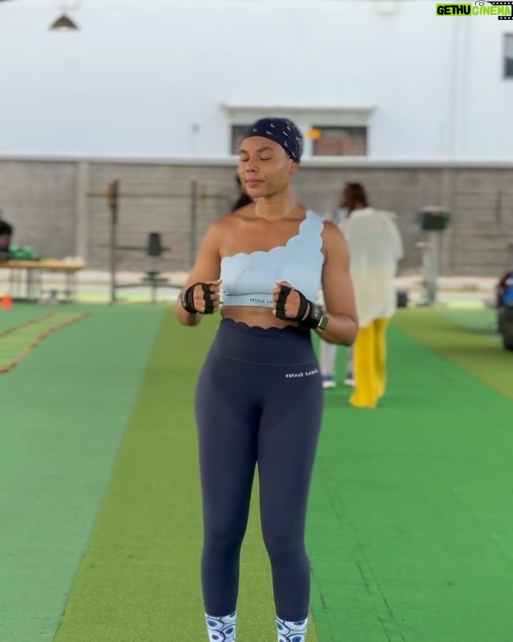 Nancy Isime Instagram - Sweaty, FIT, Happy AF🥰 Swipe to Train like Nancy💪🏽 Shebi I warned you guys that when Chubby Bolanle exits and Fit Lean Nancy returns, una no go hear word again😂😂 Be prepared for back to back Fitness content🤪 Trainer: @kemenfitness