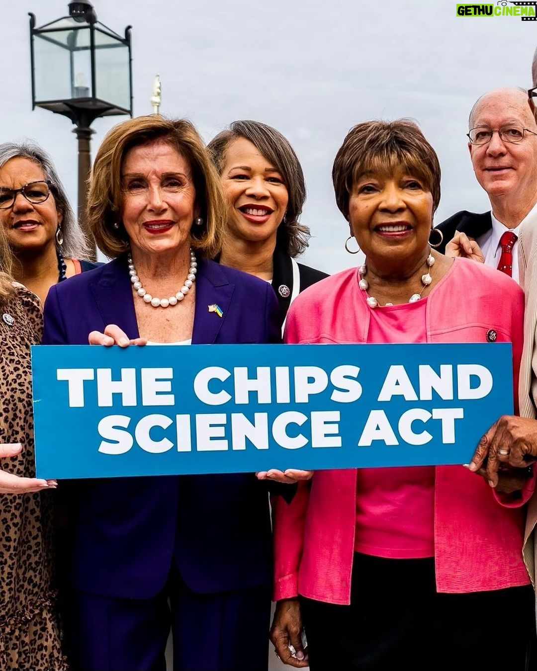 Nancy Pelosi Instagram - Today, families in the Dallas area and across America mourn the loss of Eddie Bernice Johnson: a tenacious trailblazer, a talented legislator and a devoted public servant. The impact of Chairwoman Johnson’s masterful, patriotic leadership will be felt for generations.