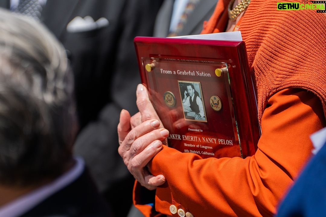 Nancy Pelosi Instagram - Thank you Representative Judy Chu for your bill awarding the Congressional Gold Medal to Americans who helped save refugees from the Holocaust. It brings me great pride that my father, Thomas D'Alesandro, Jr., was an early voice in demanding attention to the danger faced by Jews in Europe.
