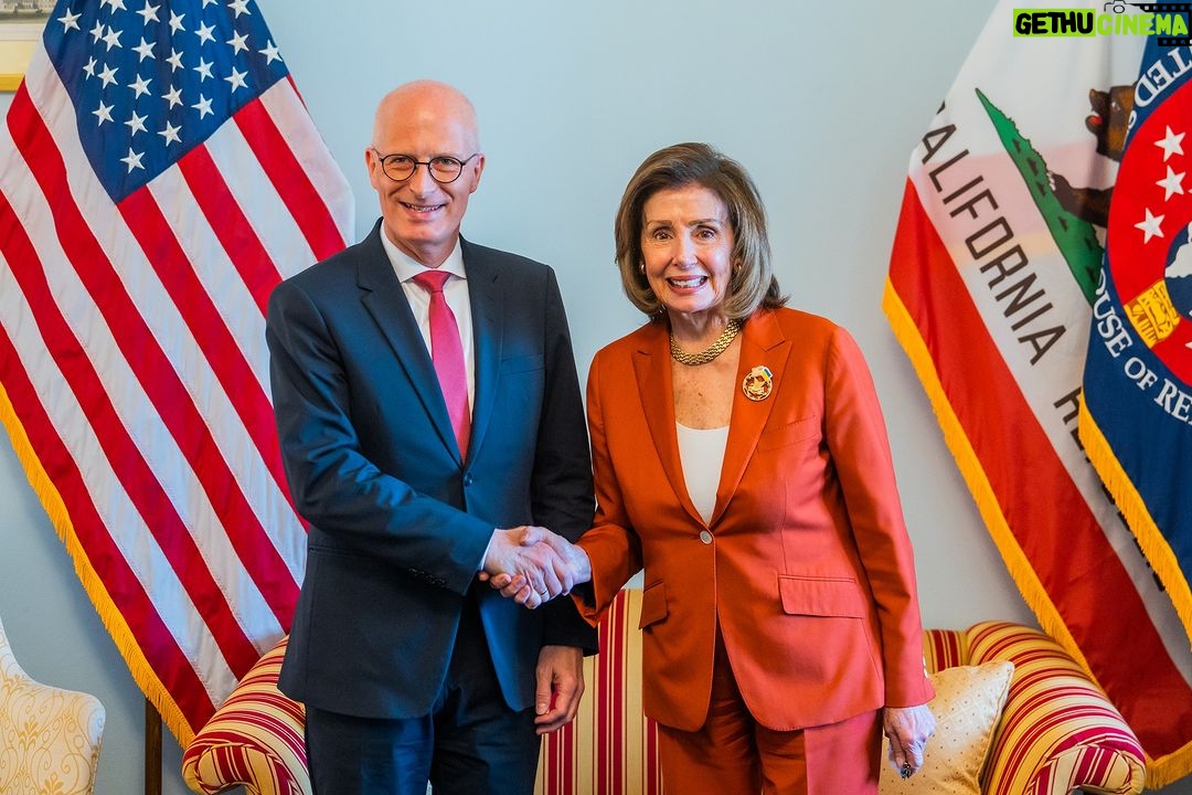 Nancy Pelosi Instagram - Yesterday, I was proud to meet with the German Bundesrat President Peter Tschentscher to speak about the relationship between our two governing bodies, the Ukrainian fight for Democracy and China's presence in global trade.