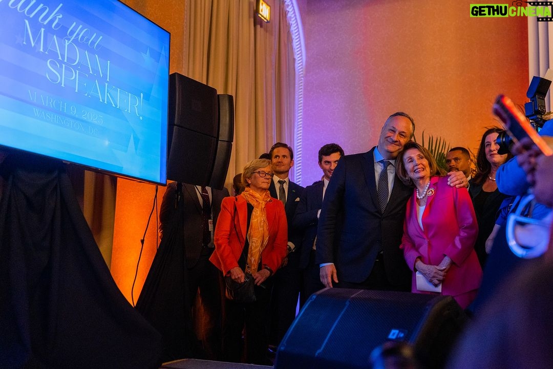 Nancy Pelosi Instagram - Outside mobilization has made all progress possible for America’s working families. It was my privilege to accept kind words and to thank so many advocates for women and families last night for our work together For The People.