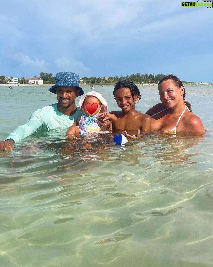 Nani Instagram - Grateful for these cherished memories ❤️👨‍👩‍👧‍👦☀️ #FamilyTime #Moments #Blessed Florida