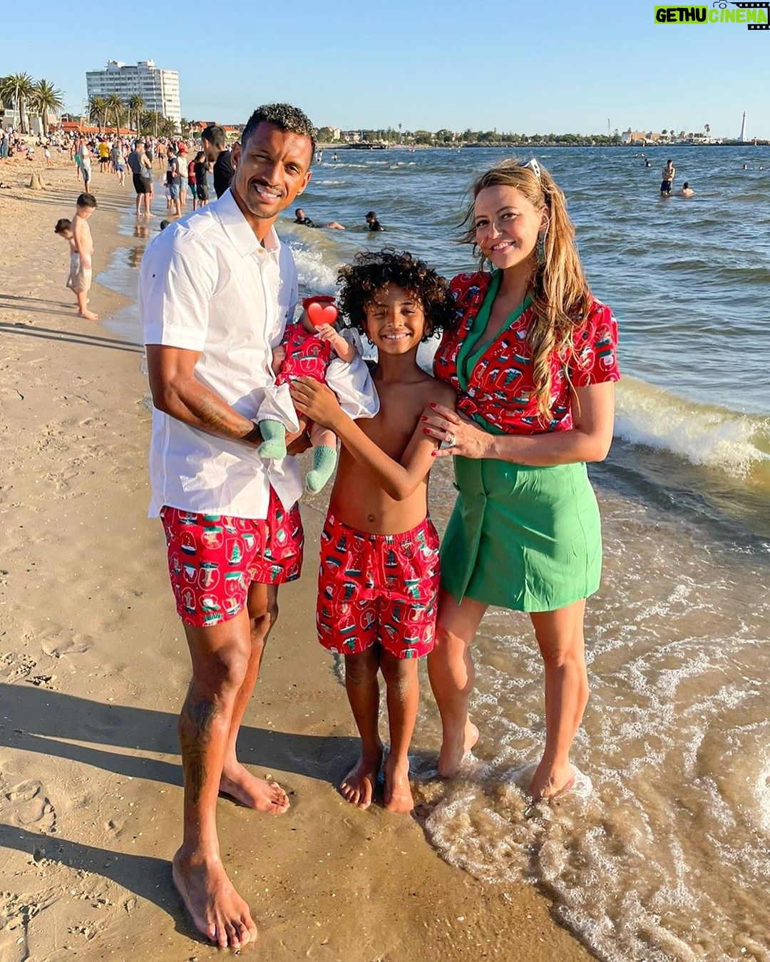 Nani Instagram - Christmas Day Down Under style 🎄☀️ #Christmas #Family #Love
