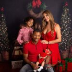 Nani Instagram - It's the most wonderful time of the year! 😁 Wishing you a Merry Christmas and a Happy New Year. 🎄🎉 #Christmas #Family #Love
