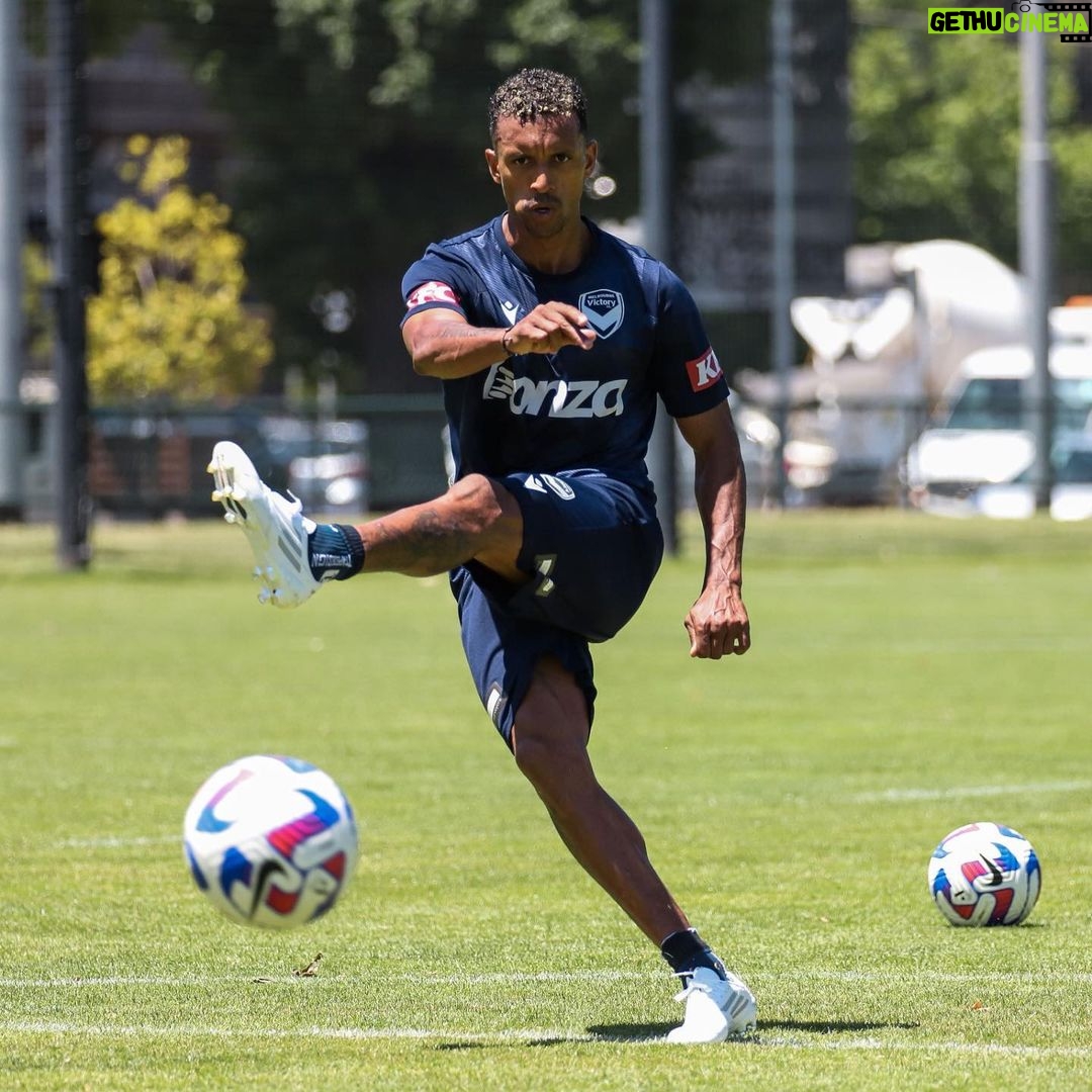 Nani Instagram - Prepared for the week ahead. Let's go 👊🏾⚽ #MVFC #MelbourneVictory #ALeague