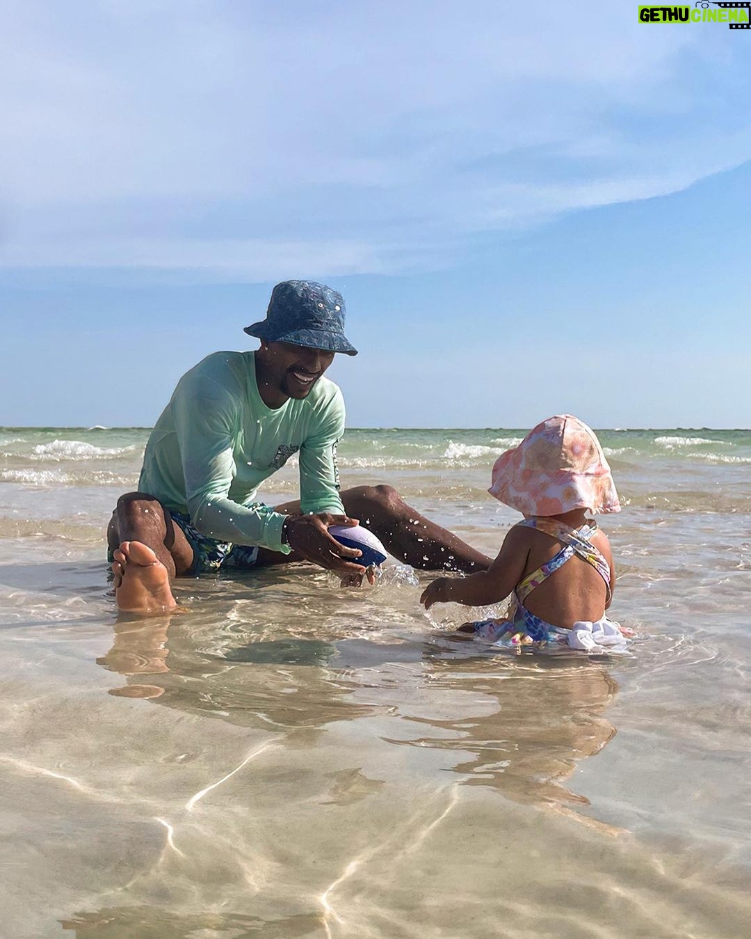 Nani Instagram - Grateful for these cherished memories โค๏ธ๐จโ๐ฉโ๐งโ๐ฆโ๏ธ #FamilyTime #Moments #Blessed Florida