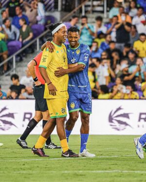 Nani Instagram - You're not gonna find more stars per square meter 🤩🤷🏾‍♂️
#MondayMotivation #TheBeautifulGame #Legends #Orlando