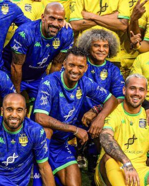 Nani Instagram - You're not gonna find more stars per square meter 🤩🤷🏾‍♂️
#MondayMotivation #TheBeautifulGame #Legends #Orlando