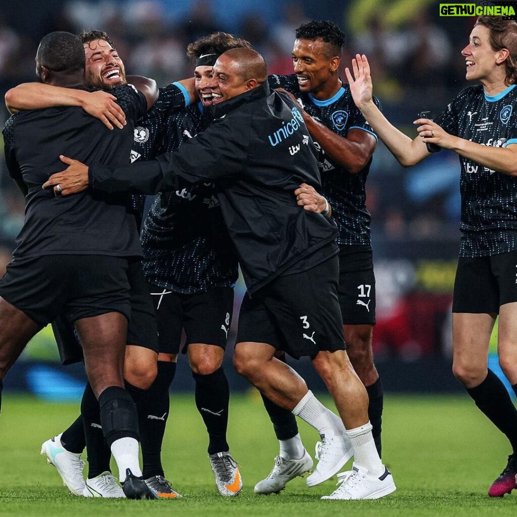 Nani Instagram - What an honour to take part in Soccer Aid! 🙌🏾 Had a great time on the pitch and it was 🔝 being at this fantastic event with all these stars who share a passion for the Beautiful Game. It was special being back at Old Trafford and feeling the love from all the fans. Yesterday's win was so much bigger than 4-2. Thank you to everyone who was at the stadium, donated and made it possible to raise such a high amount for Unicef 💙🙏🏾⚽ #SoccerAid #Charity #BeautifulGame #OldTrafford