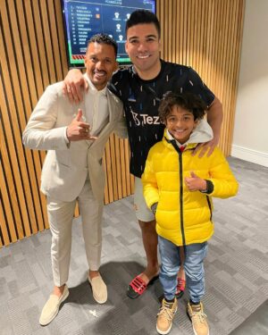 Nani Instagram - A happy night 👨‍👦⚽💪🏾
#AboutLastNight #Football #Friends #ManUnited #Family #Moments