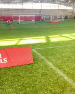 Nani Instagram - The moments, the history and the people... This is what is all about! So good to bring my son to such a special place 😍🏴󠁧󠁢󠁥󠁮󠁧󠁿📍
#Football #Friends #ManUnited #Family #Moments #Memories