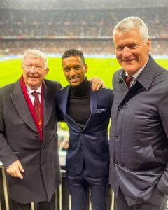 Nani Instagram - Special night at the Camp Nou with my Man United family and friends. 🙌🏾 #Football #Friends