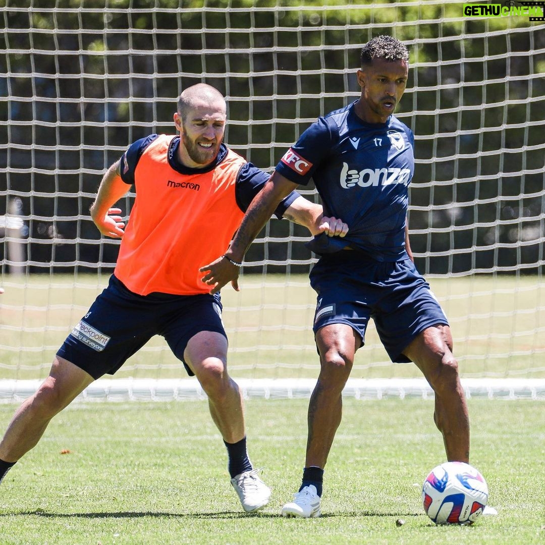 Nani Instagram - Prepared for the week ahead. Let's go 👊🏾⚽ #MVFC #MelbourneVictory #ALeague