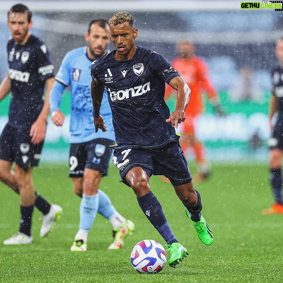 Nani Instagram - Rainy debut but a great night! π§οΈπ Amazing to start my A-League adventure with a win πͺπΎ Fantastic support from our fans, you're the best! COBIB! ππΎπ΅ #MVFC #MelbourneVictory #Win #Team #ALeague