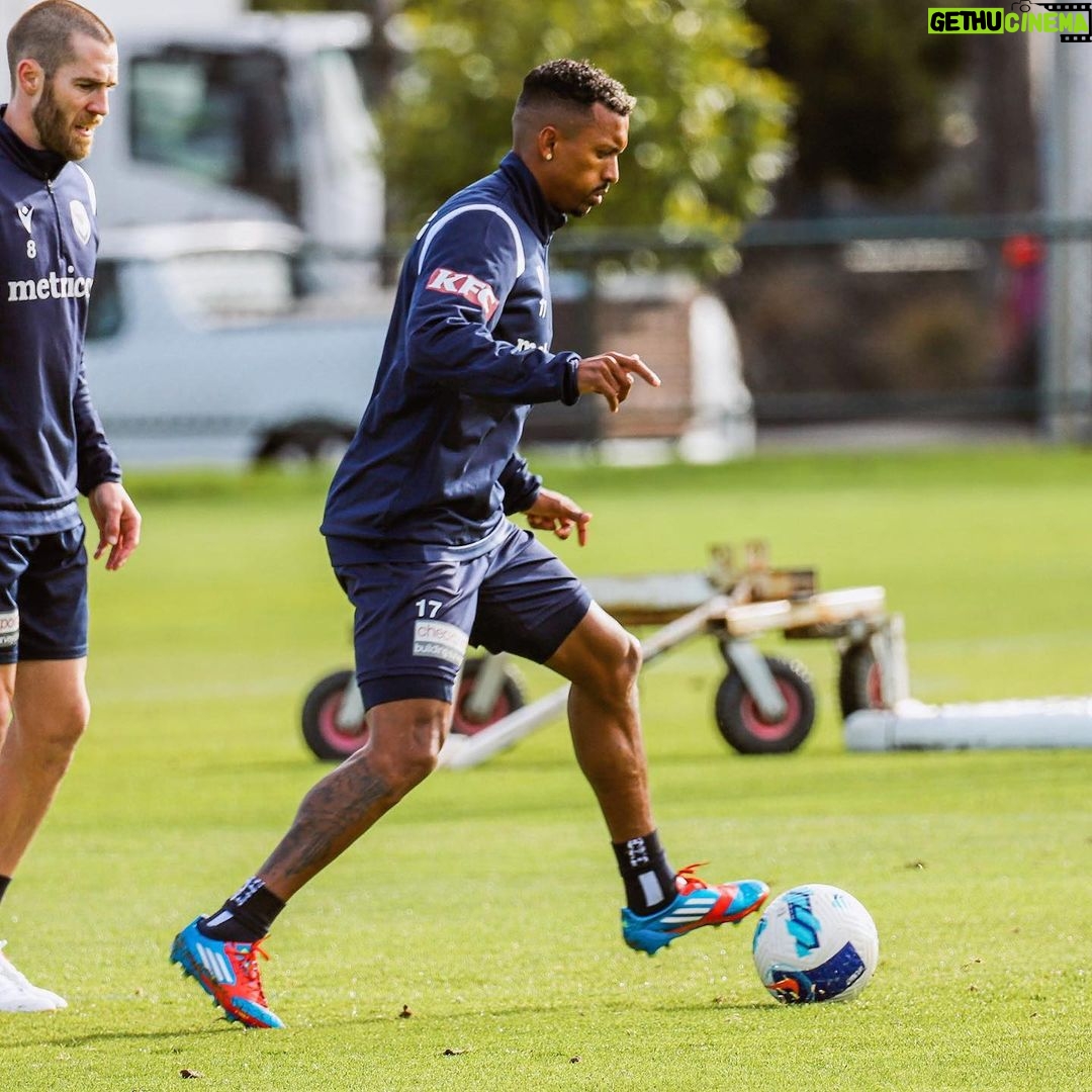 Nani Instagram - First day β
Time to work! πͺπΎπ #mvfc #MelbourneVictory #NewChallenge #Australia #Aleague #BigV