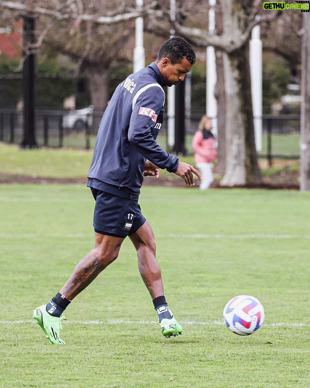 Nani Instagram - Let's go for another week of hard work! ⚽😁 #MondayMotivation #Training #MVFC #MelbourneVictory #Focus #Work