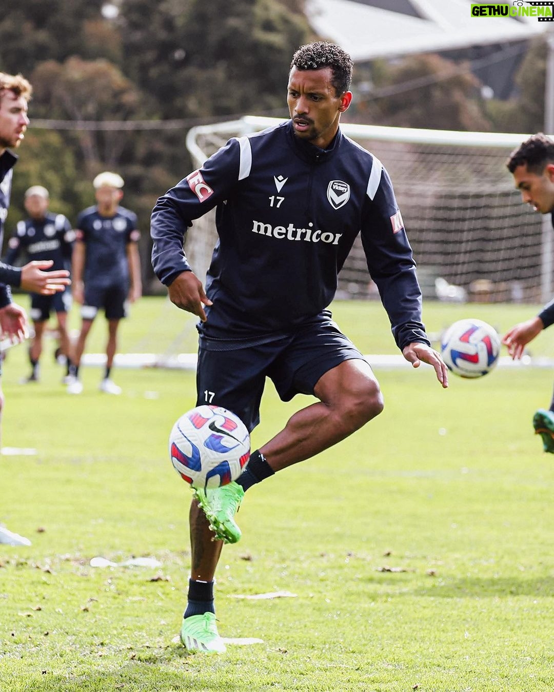 Nani Instagram - Let's go for another week of hard work! ⚽😁 #MondayMotivation #Training #MVFC #MelbourneVictory #Focus #Work