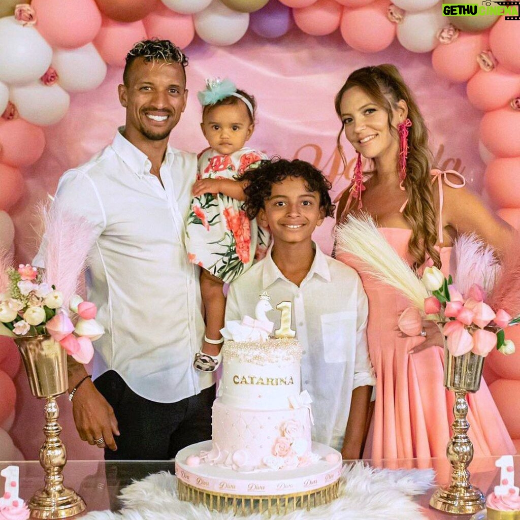 Nani Instagram - Daddy's little girl first birthday 1️⃣🥳🎂🥰 #Birthday #Family #Moments #Happiness